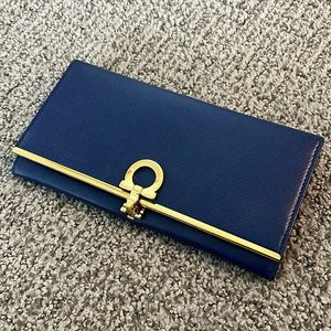 SALVATORE FERRAGAMO GANCINI WALLET!